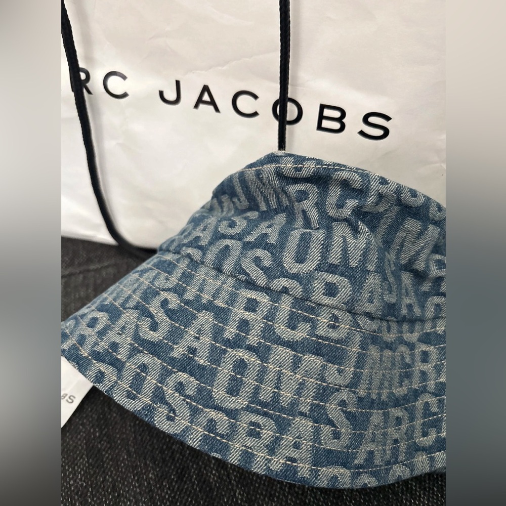 Marc Jacobs Jean large bucket hat new never used ! Bag sold separately !!!!